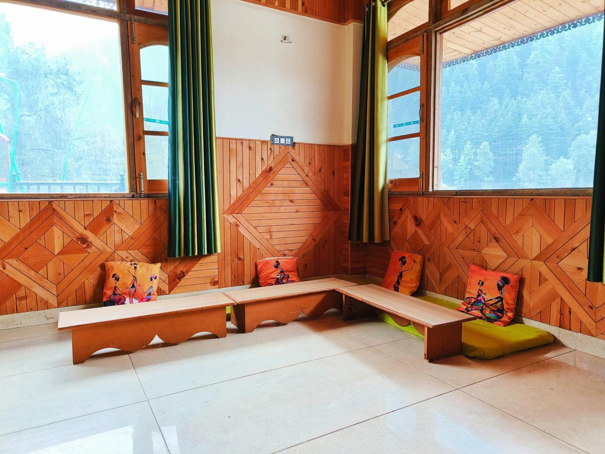 Chalo Chhalal Hotel & Cafe Kasol Esterno foto
