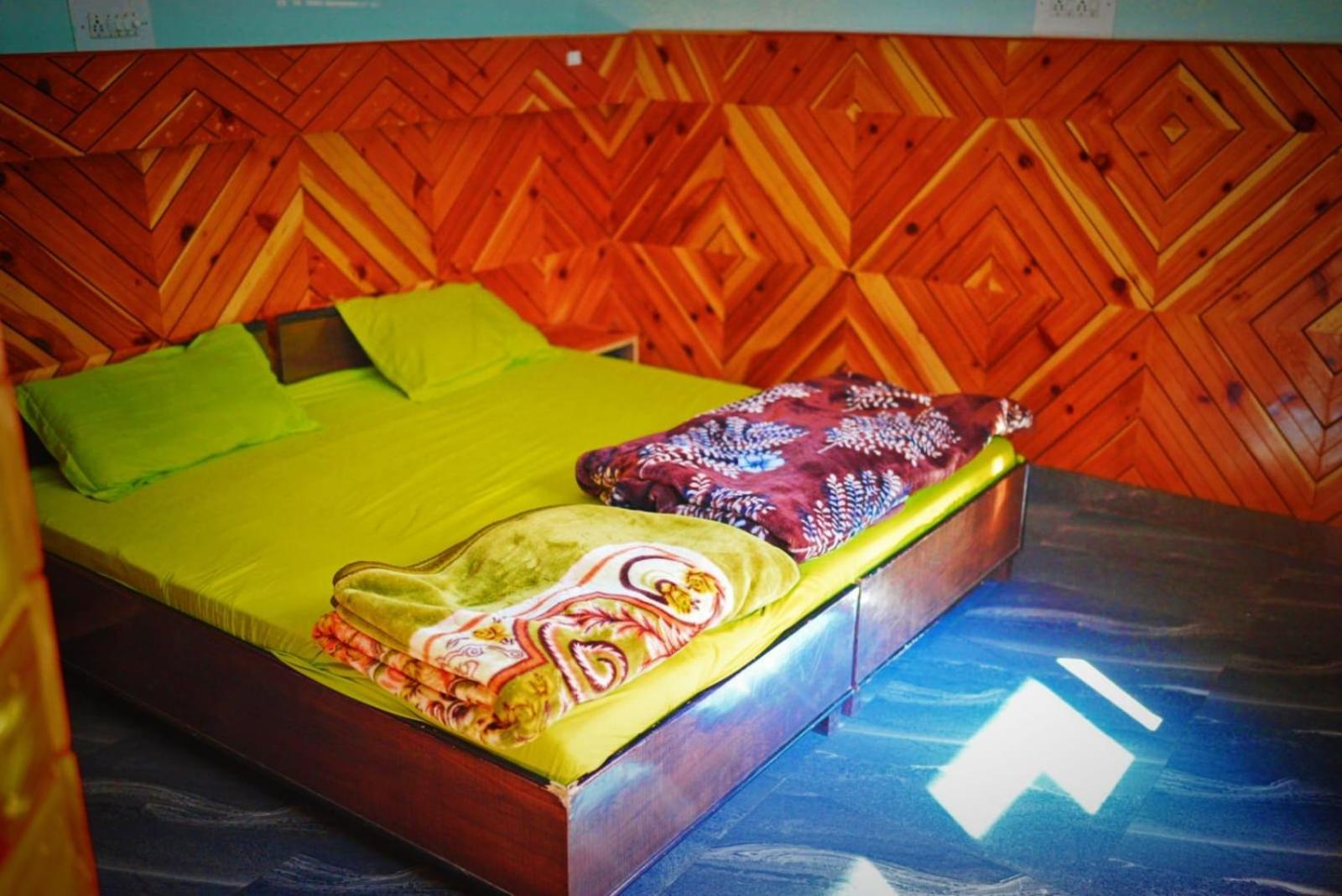 Chalo Chhalal Hotel & Cafe Kasol Esterno foto