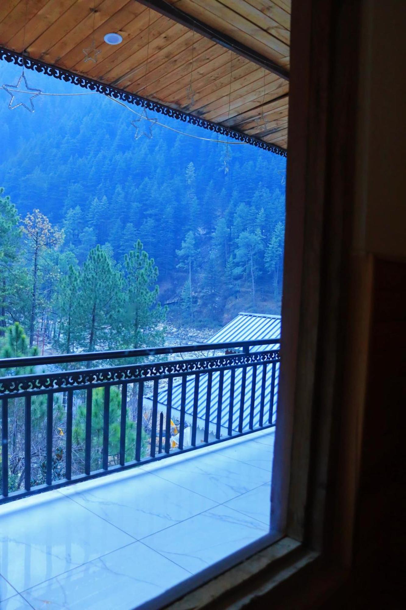 Chalo Chhalal Hotel & Cafe Kasol Esterno foto