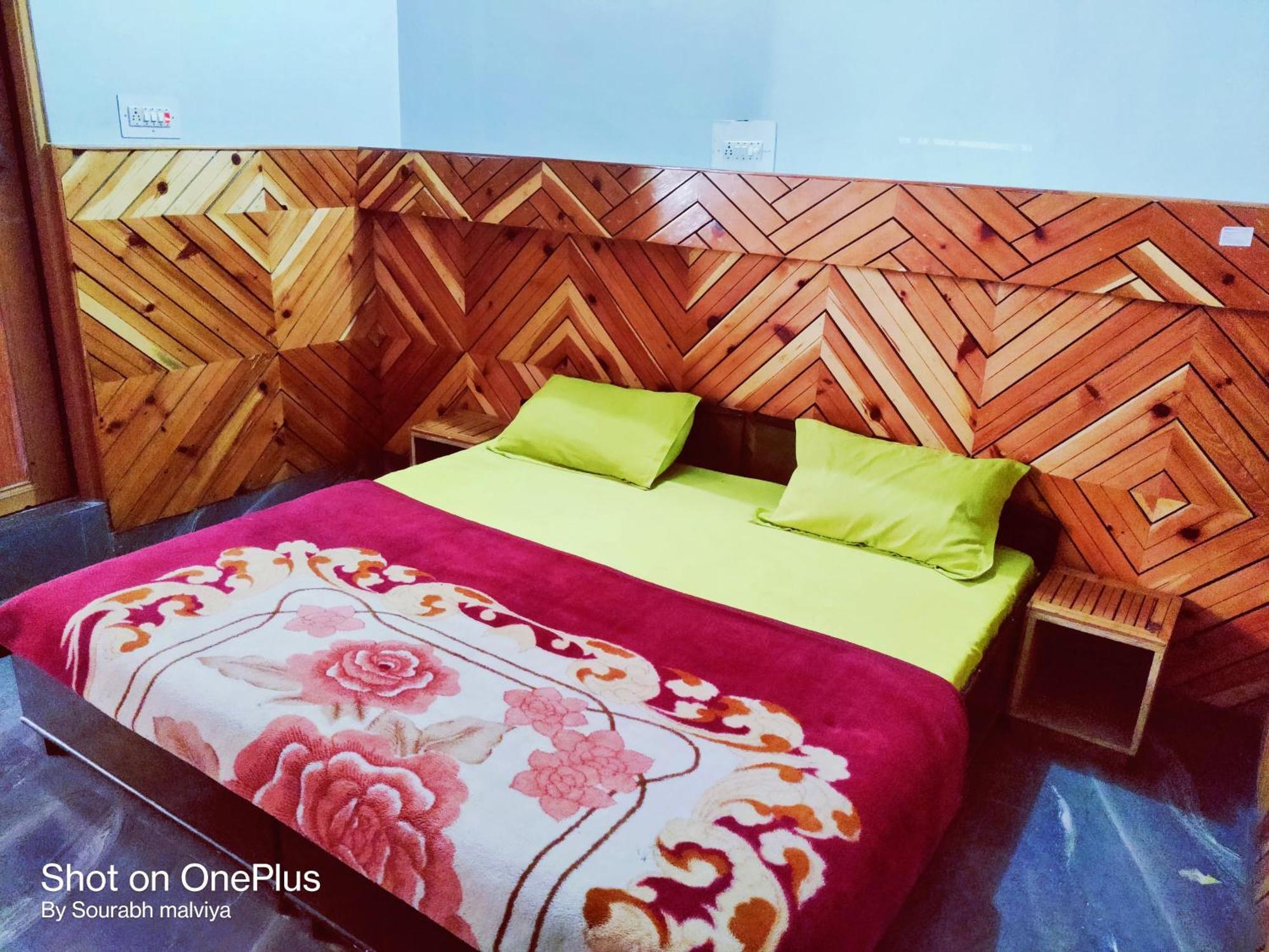 Chalo Chhalal Hotel & Cafe Kasol Esterno foto