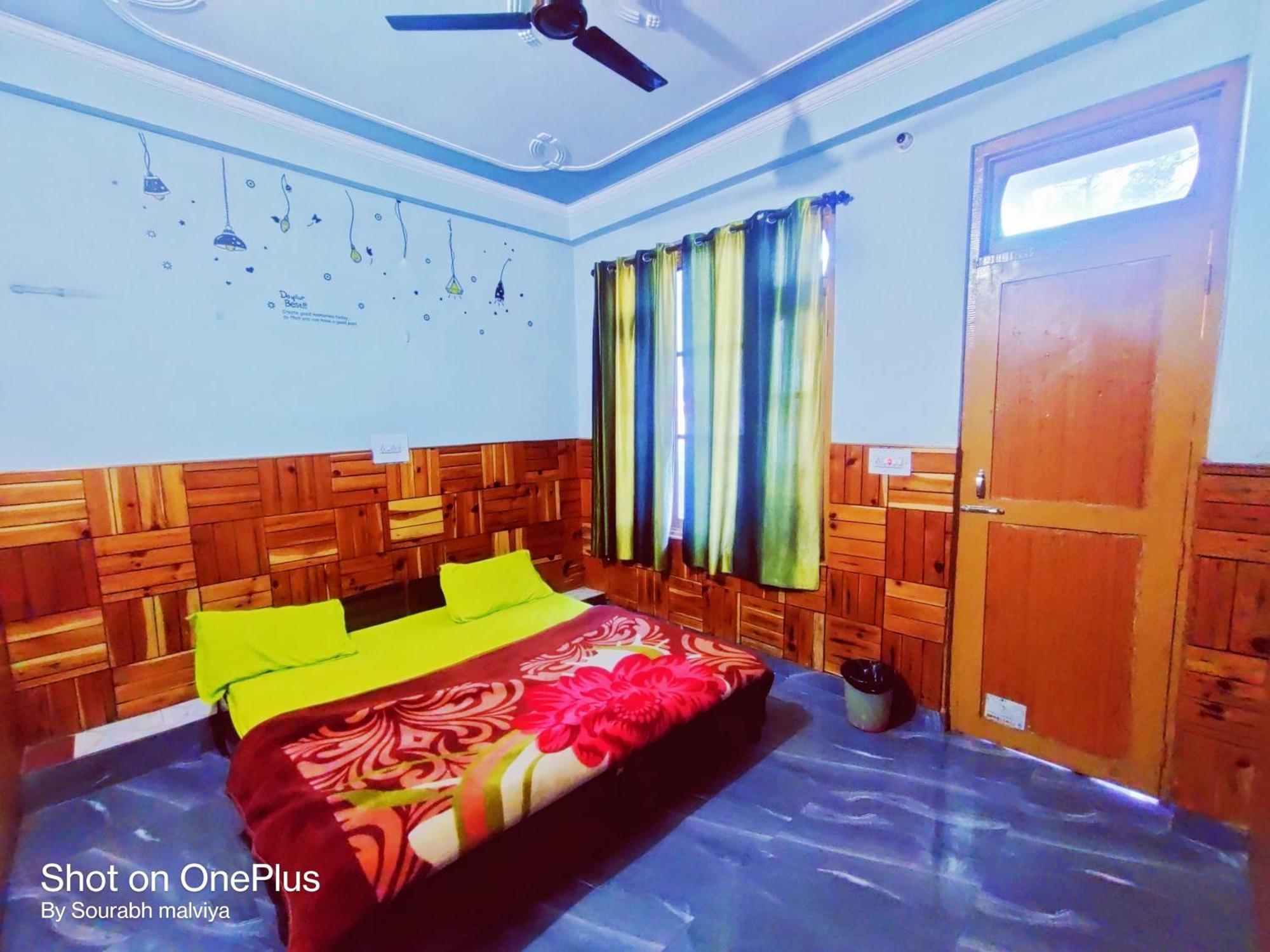 Chalo Chhalal Hotel & Cafe Kasol Esterno foto