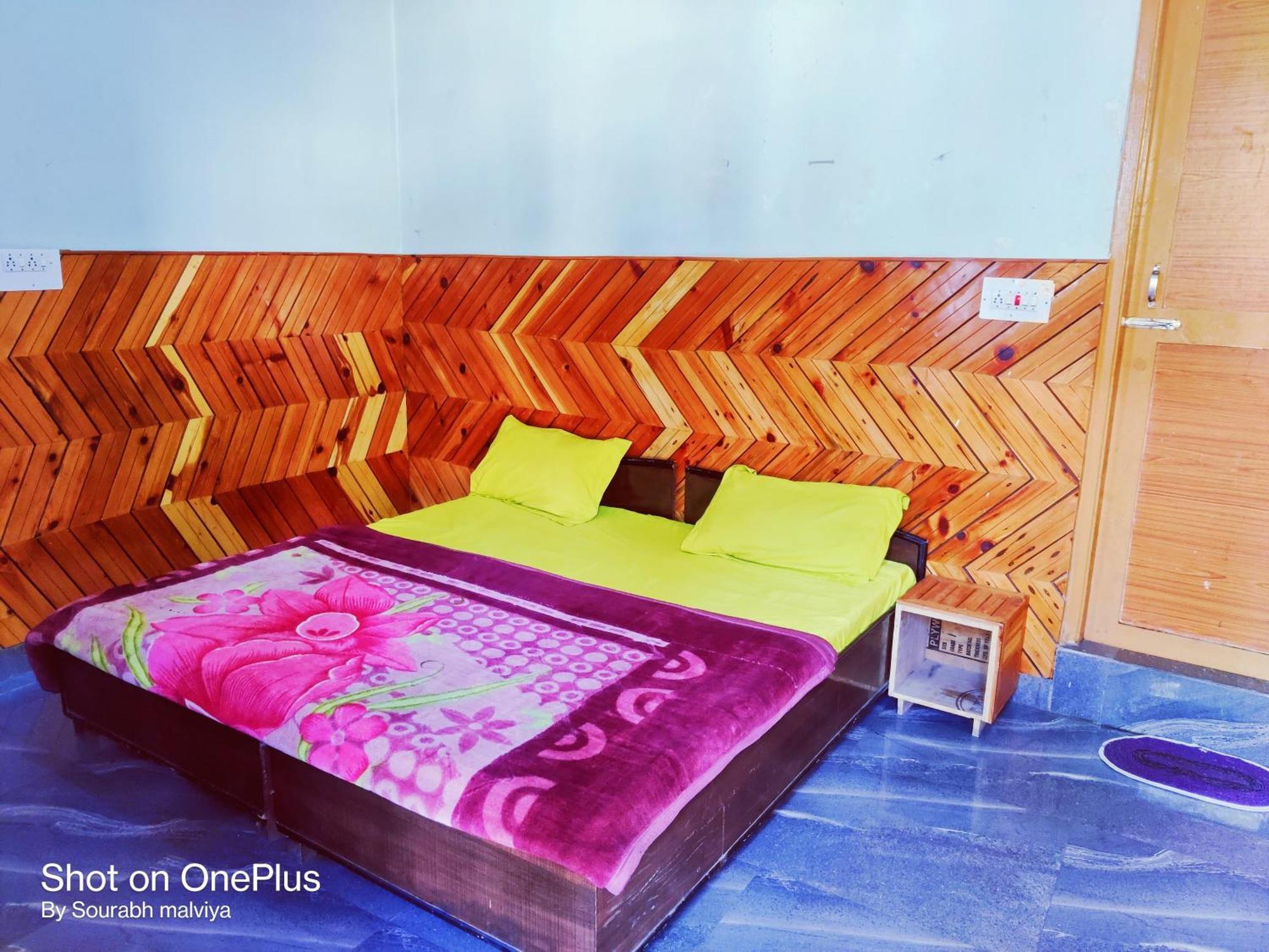 Chalo Chhalal Hotel & Cafe Kasol Esterno foto