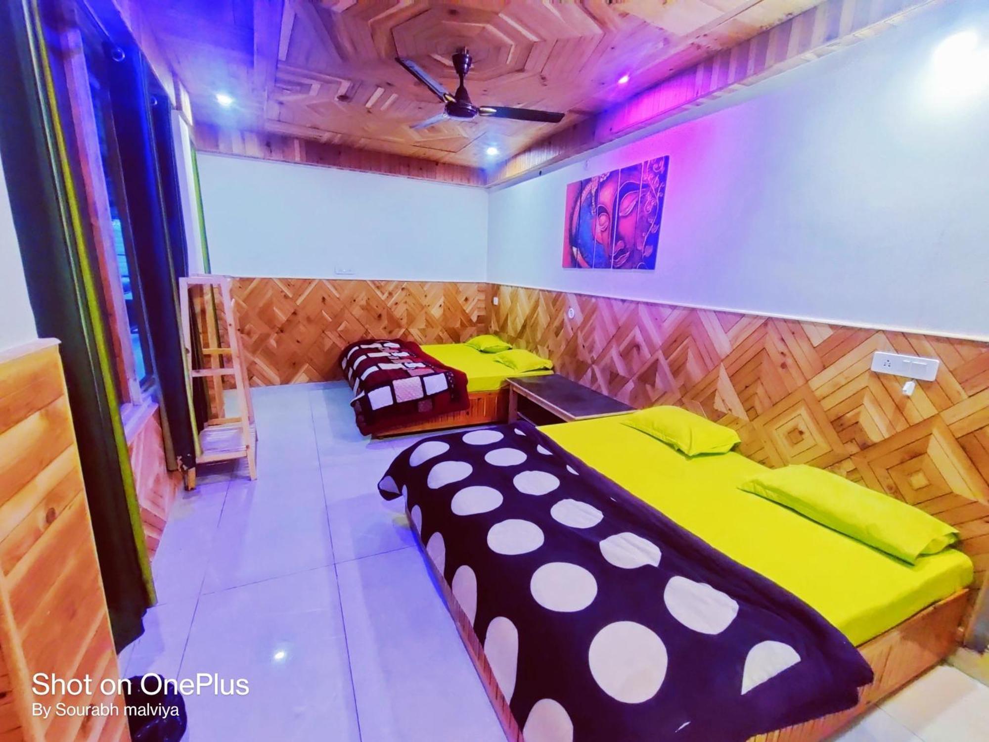 Chalo Chhalal Hotel & Cafe Kasol Esterno foto
