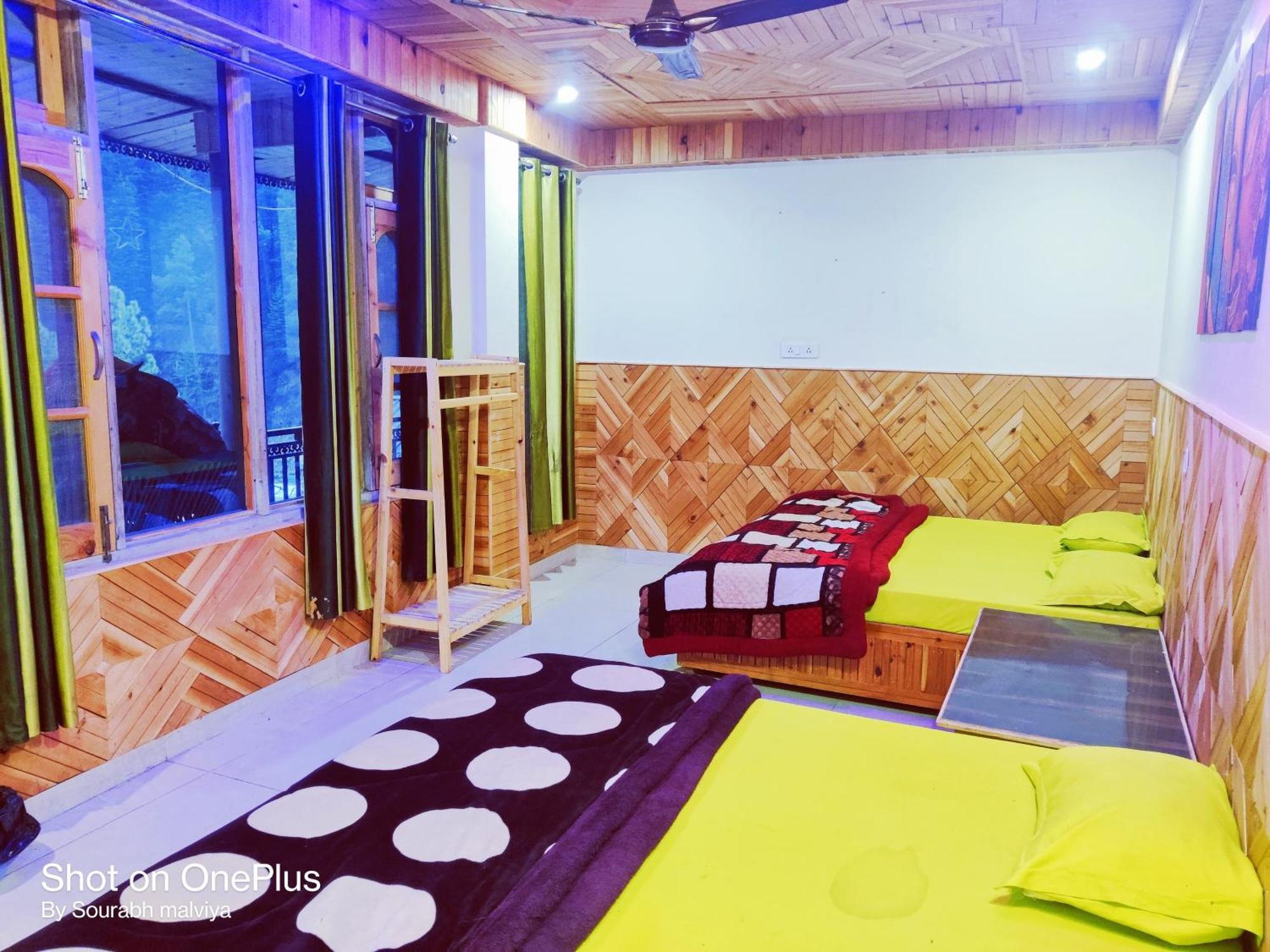 Chalo Chhalal Hotel & Cafe Kasol Esterno foto