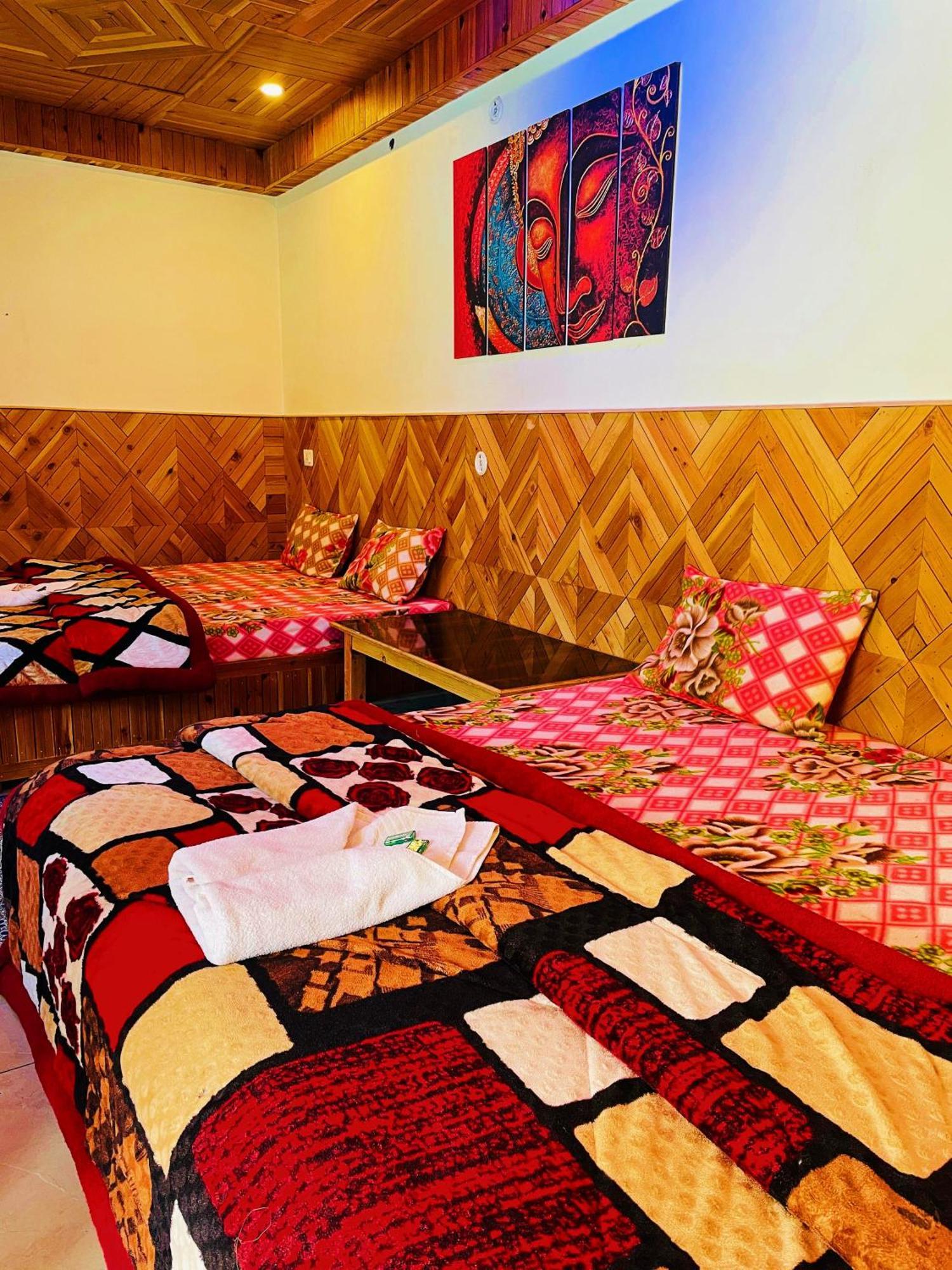 Chalo Chhalal Hotel & Cafe Kasol Esterno foto